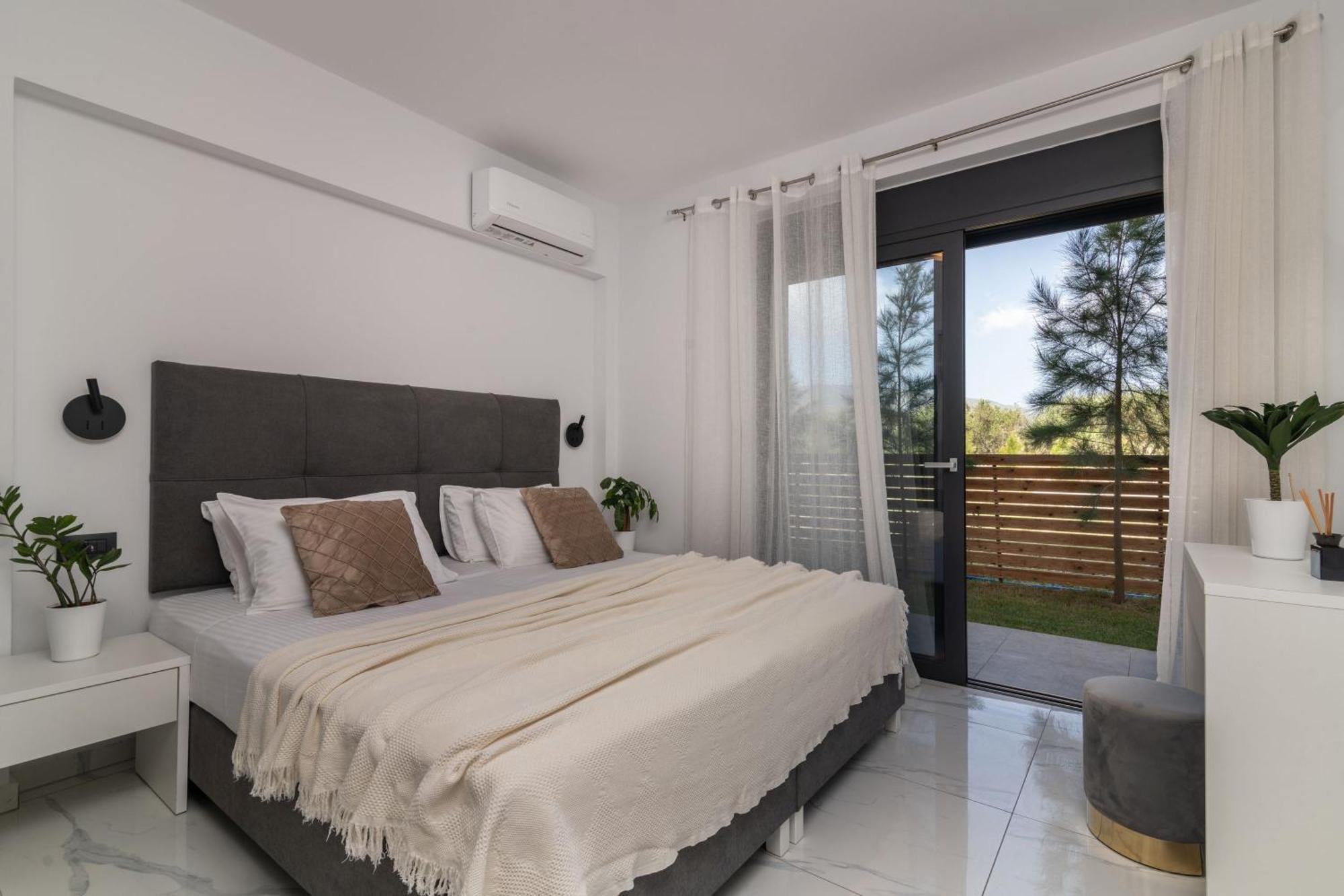 Sunwhite Villas - Private Pool & Cozy Atmosphere, By Zantewize 라가나스 외부 사진